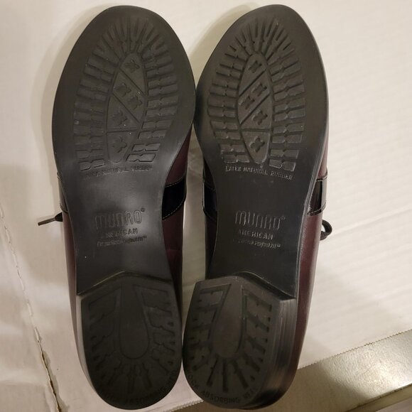 Munro American Ladies Burgandy/Black Flat Tie Up Oxford shoe, Size 7.5 M - Picture 6 of 9
